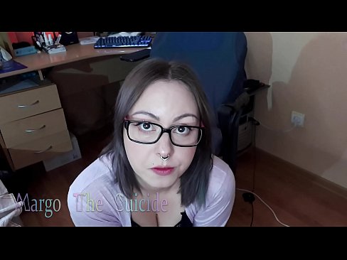 ❤️ Секси девојка со наочари длабоко го цица дилдото на камерата ️ Руско порно на mk.hentaisun.ru ☑